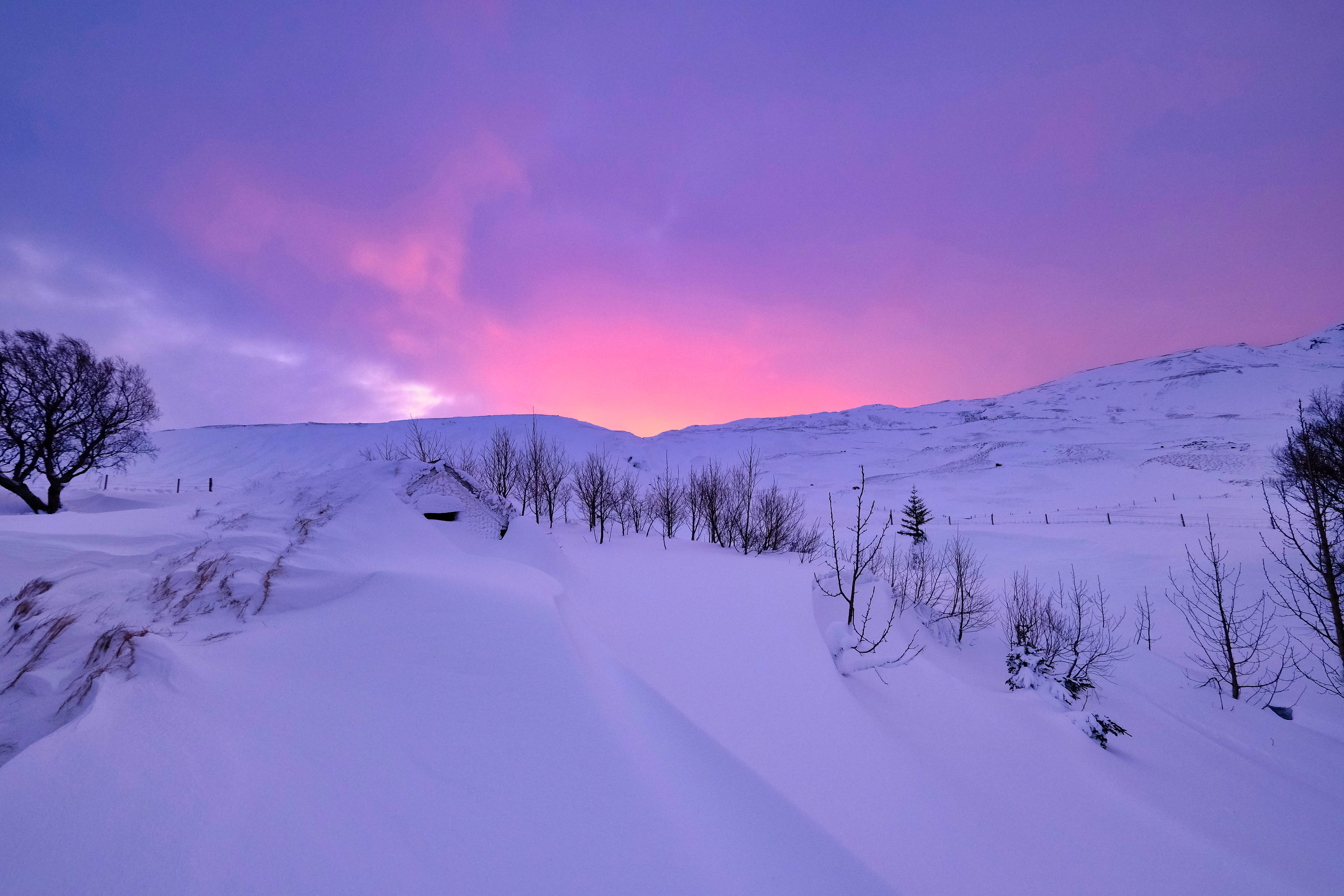 7-leve-du-jour-sur-le-volcan-Eyjafjoll-connu-pour-les-pertubations-en-2010